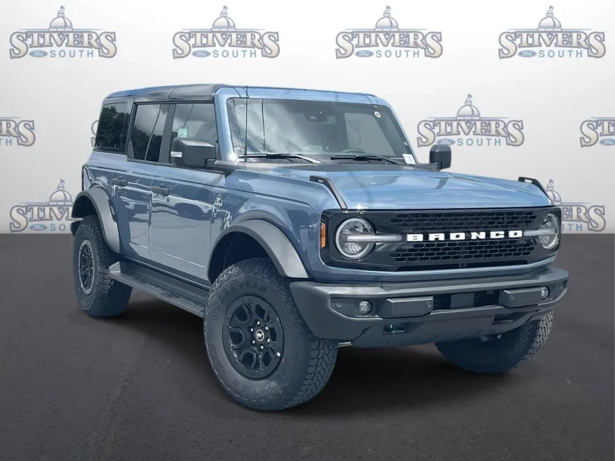 2025 Ford Bronco Outer Banks photo 1