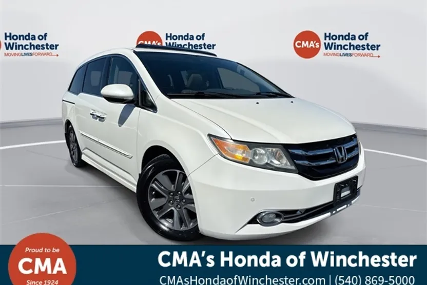 2015 Honda Odyssey Touring photo 1