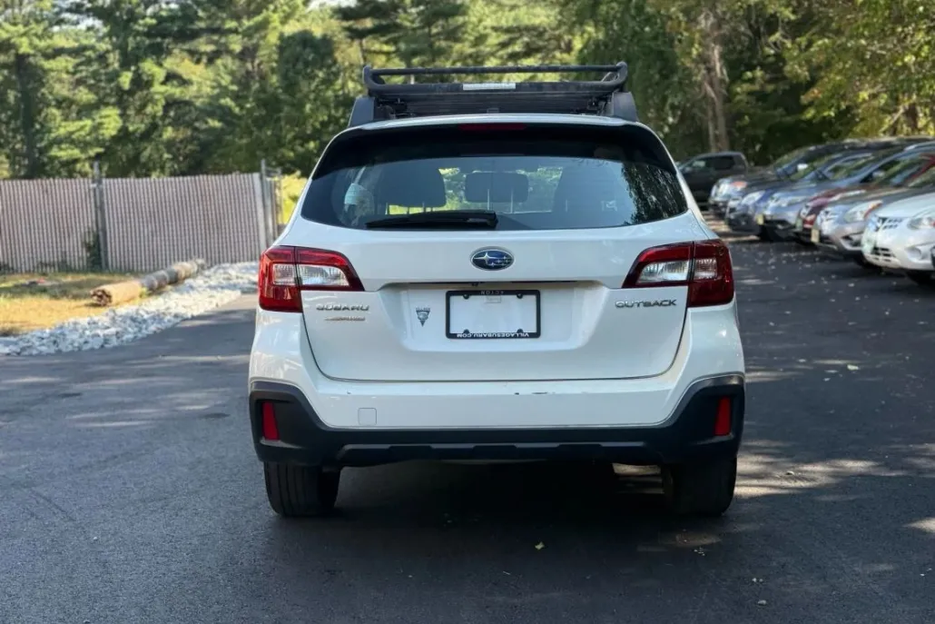 2019 Subaru Outback 2.5i photo 1