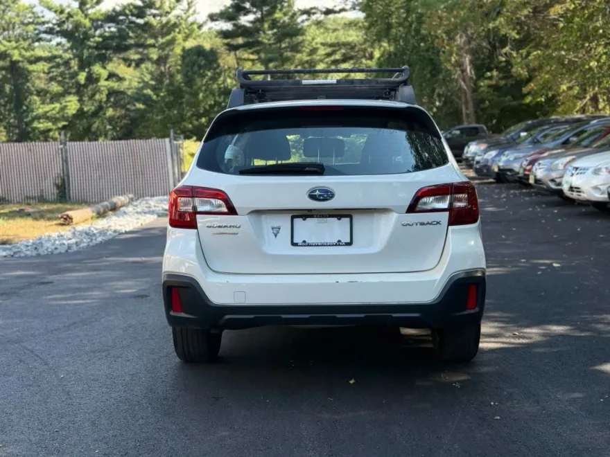 2019 Subaru Outback 2.5i photo 1