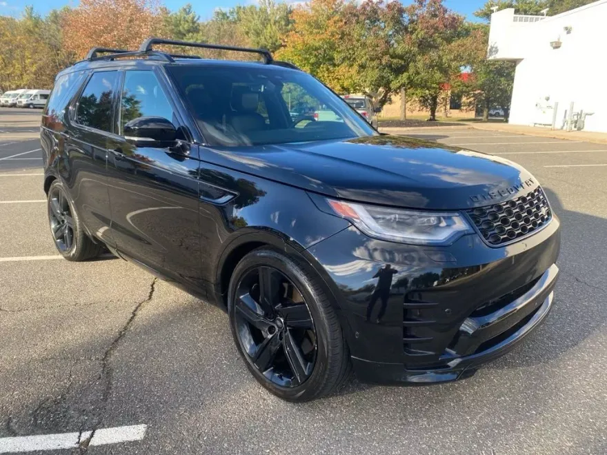 2024 Land Rover Discovery SE photo 1