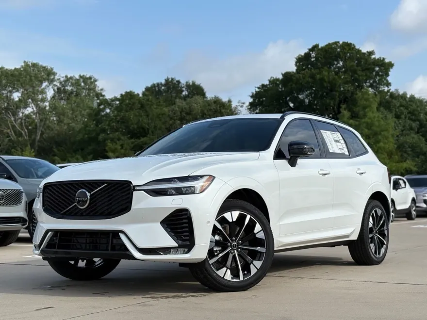 2026 Volvo XC60 B5 Plus photo 1