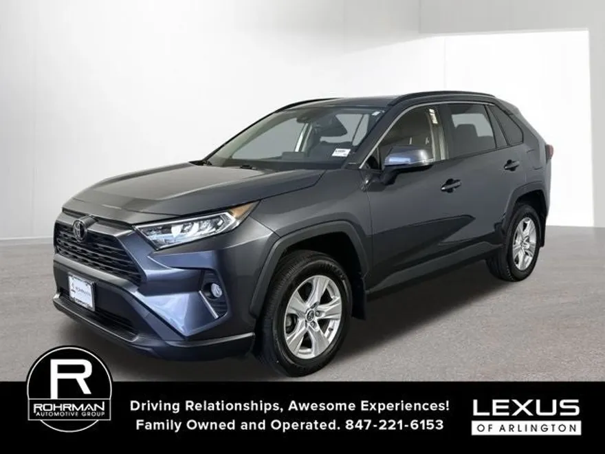 2019 Toyota RAV4 XLE photo 1