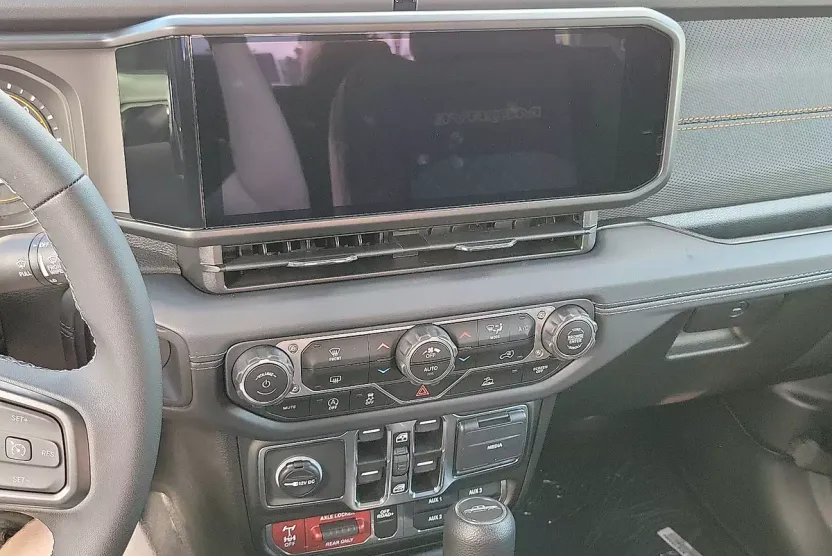 2025 Jeep Gladiator Mojave photo 1