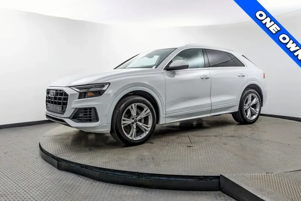 2022 Audi Q8 Premium photo 1