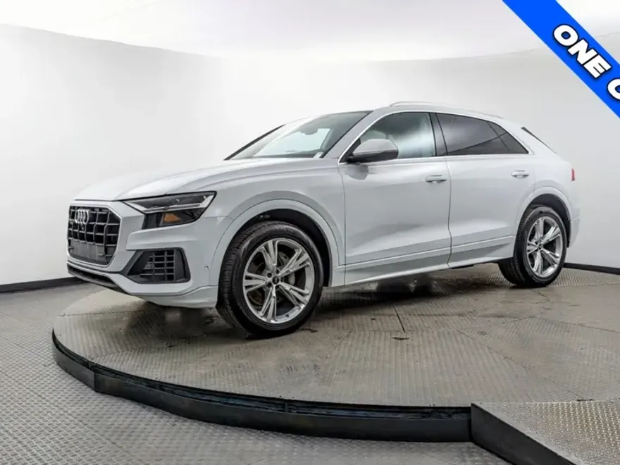 2022 Audi Q8 Premium photo 1