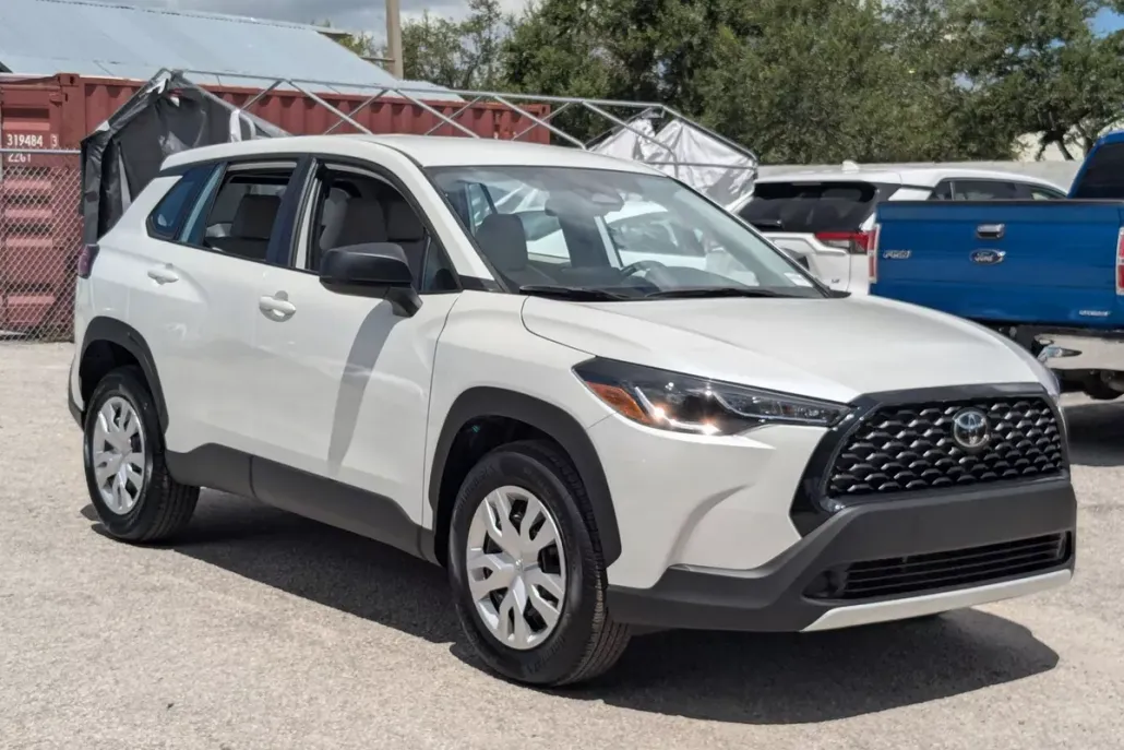 2025 Toyota Corolla Cross L photo 1