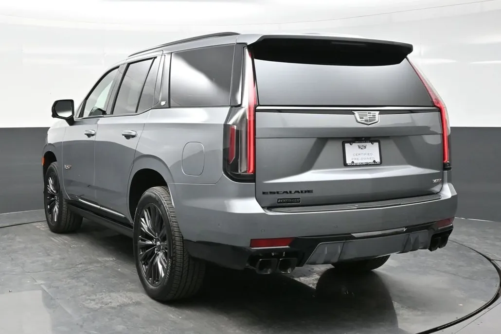2023 Cadillac Escalade photo 1