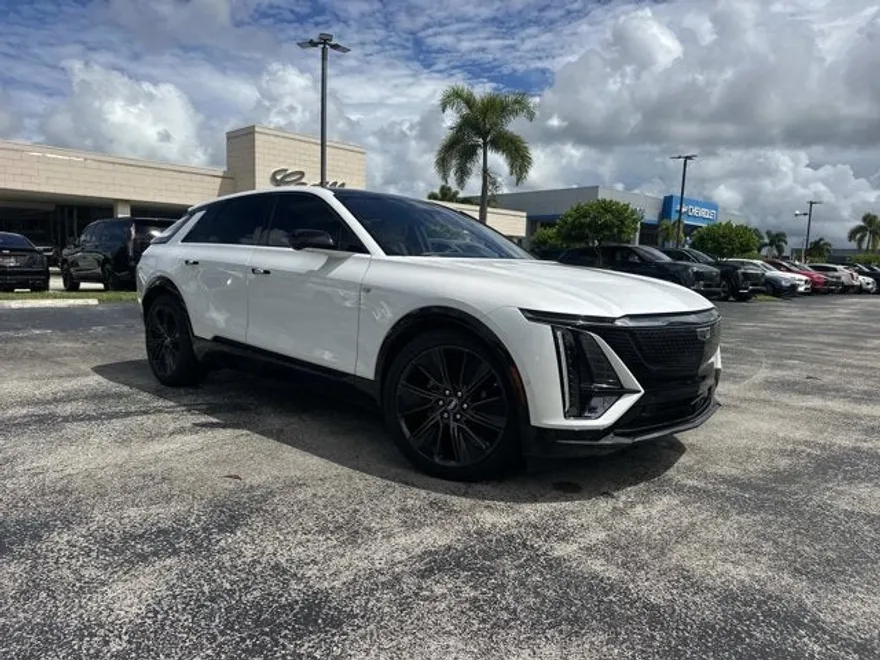 2024 Cadillac Lyriq Sport photo 1