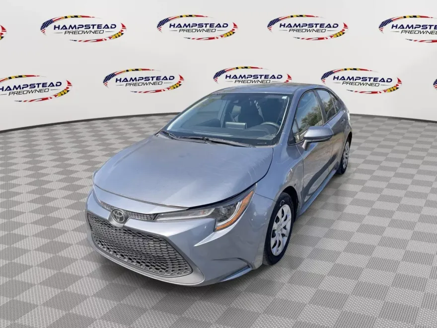 2020 Toyota Corolla LE photo 1
