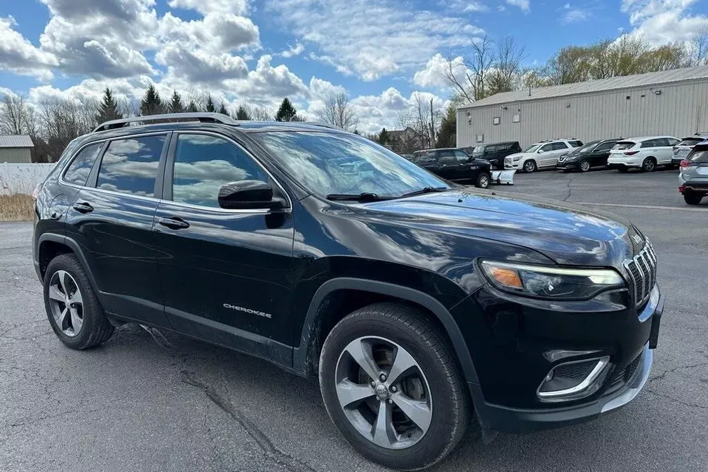 2019 Jeep Cherokee Limited photo 1