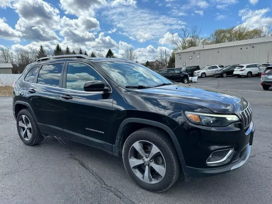 2019 Jeep Cherokee Limited photo 1