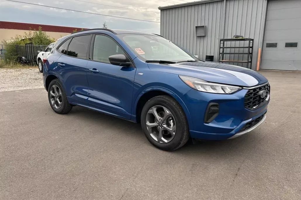 2023 Ford Escape ST-Line photo 1