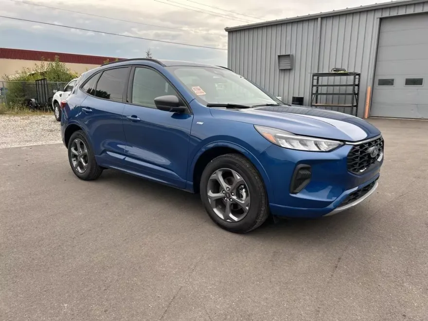 2023 Ford Escape ST-Line photo 1