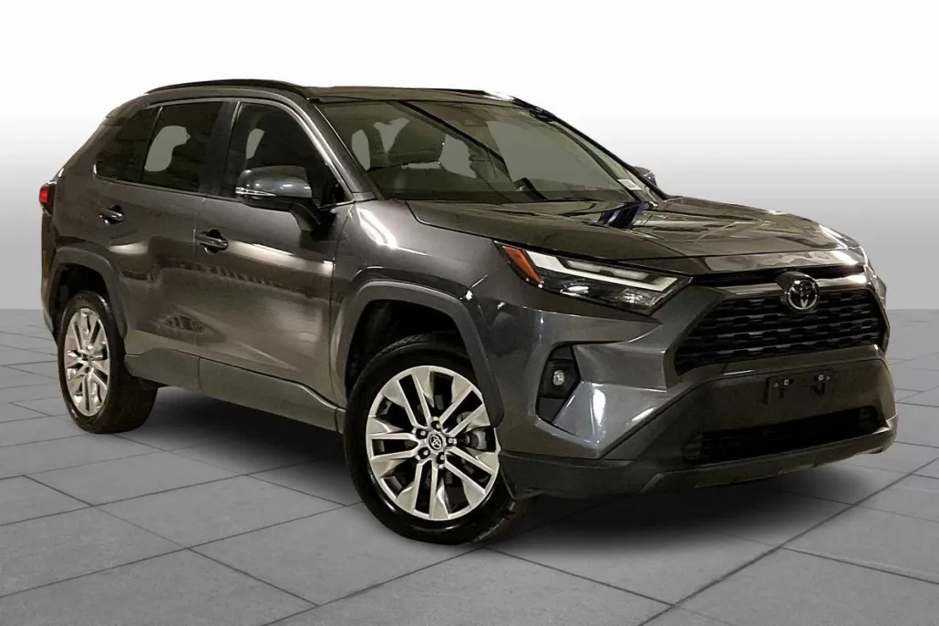2022 Toyota RAV4 XLE Premium photo 1
