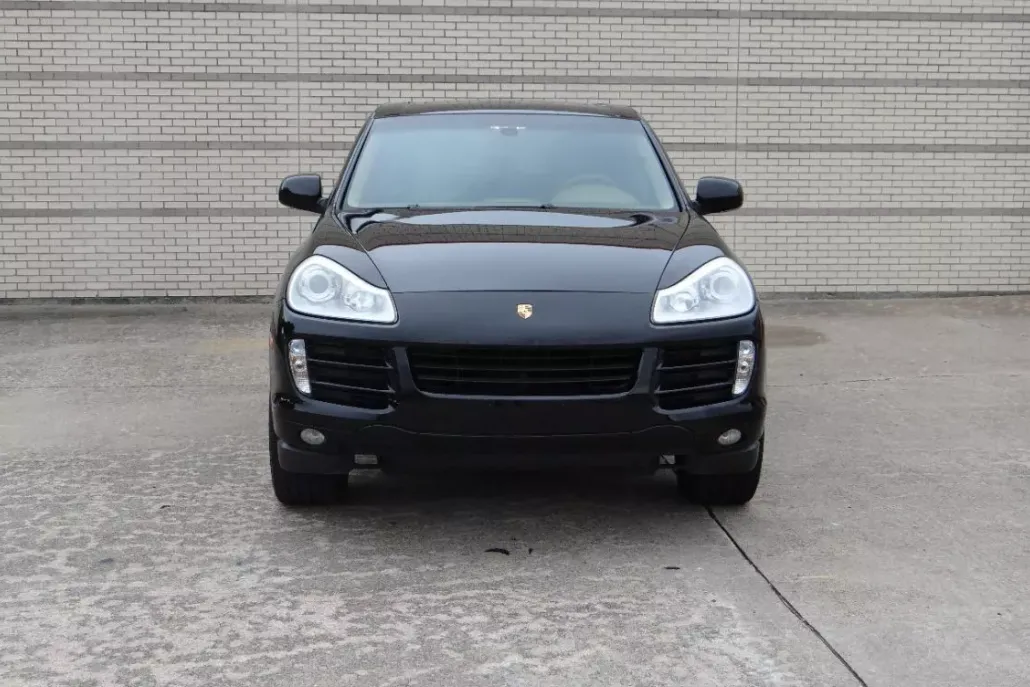 2010 Porsche Cayenne photo 1