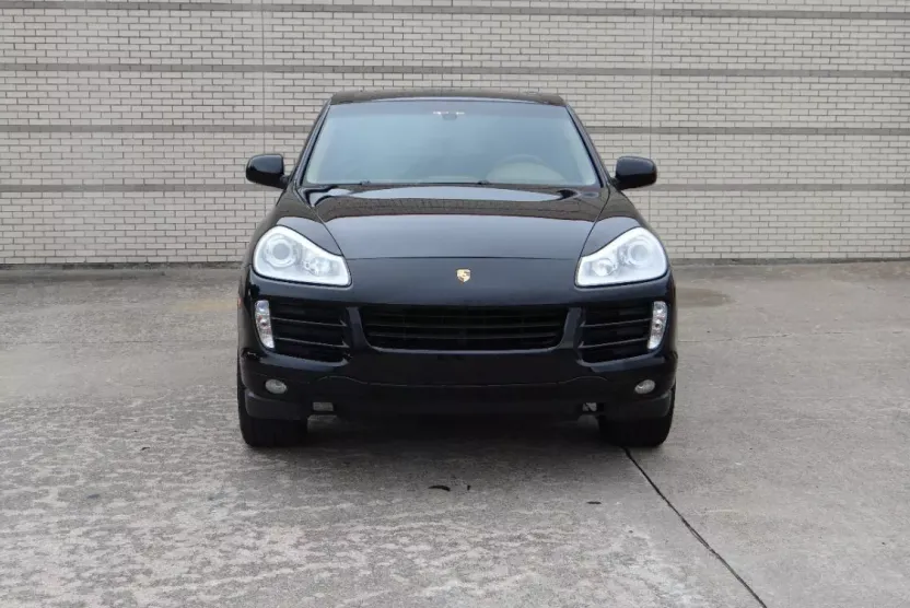 2010 Porsche Cayenne photo 1