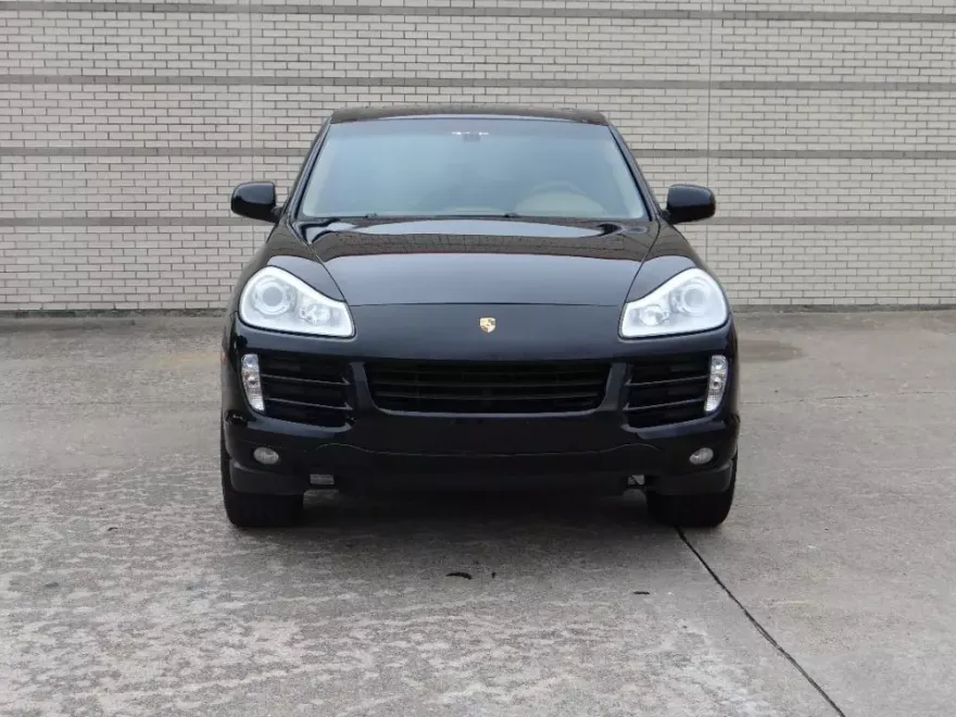 2010 Porsche Cayenne photo 1
