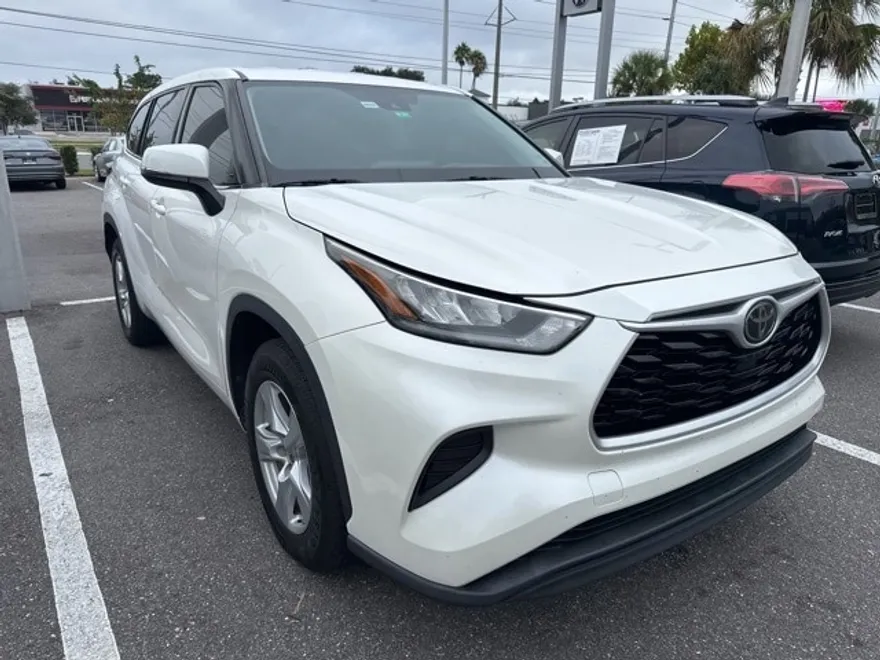 2020 Toyota Highlander L photo 1