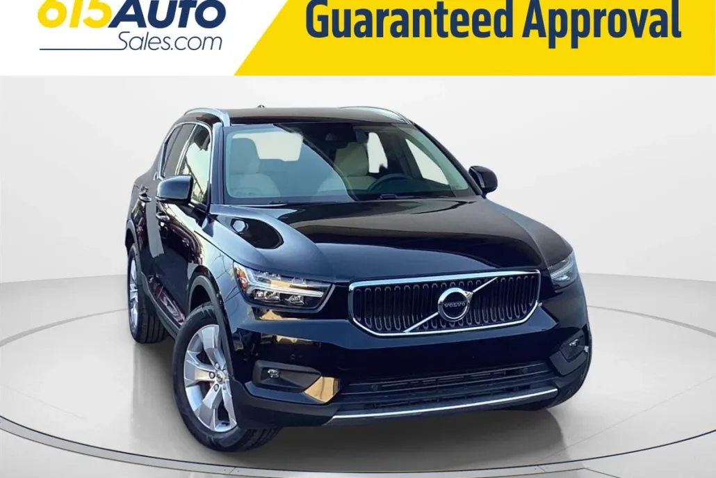 2022 Volvo XC40 T5 Momentum photo 1