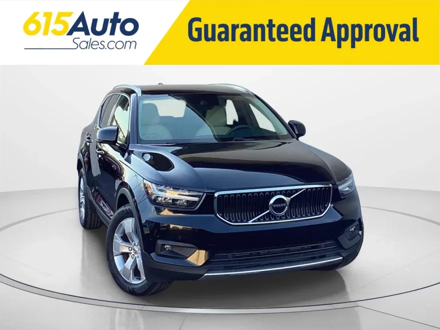 2022 Volvo XC40 T5 Momentum photo 1