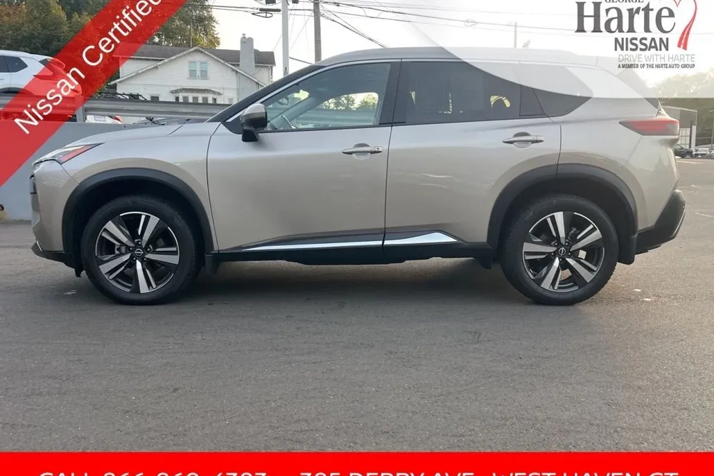2022 Nissan Rogue SL photo 1