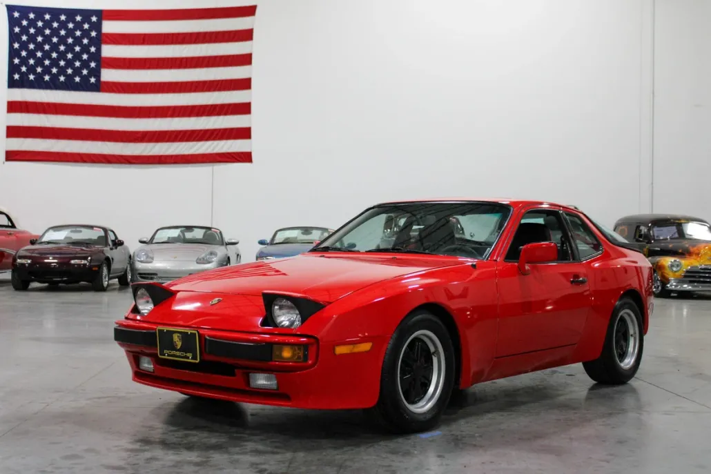1985 Porsche 944 photo 1