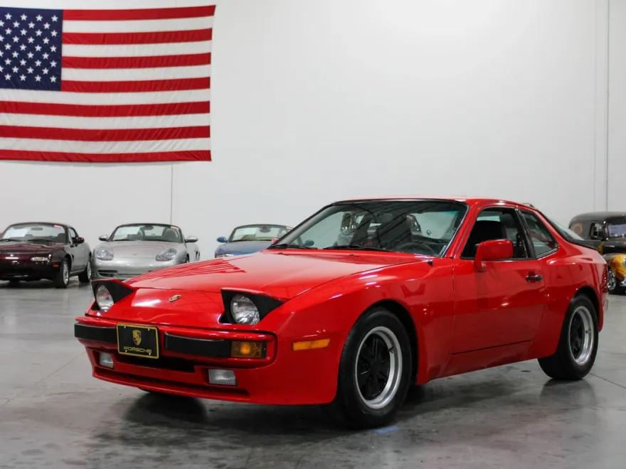 1985 Porsche 944 photo 1