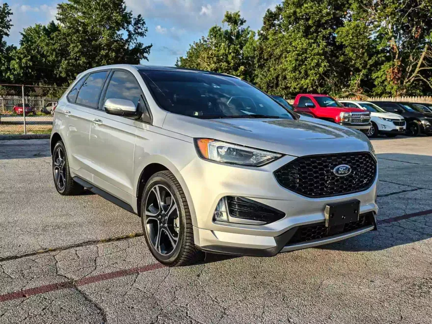 2019 Ford Edge ST photo 1