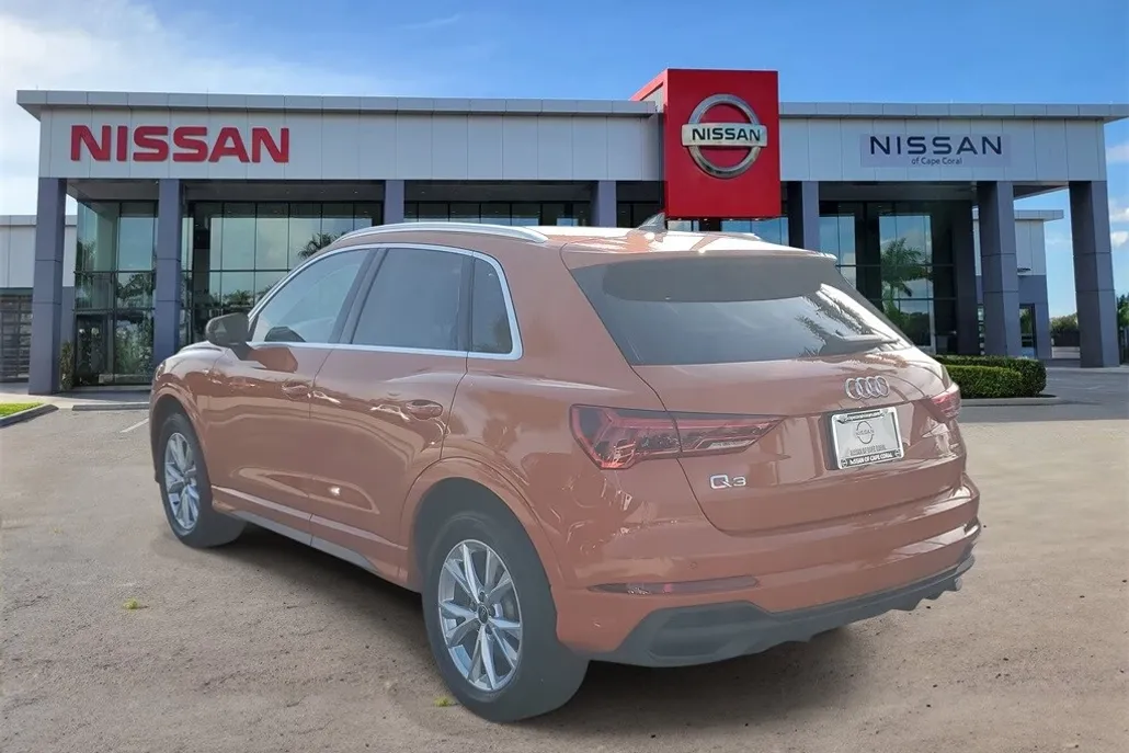 2024 Audi Q3 S line Premium photo 1