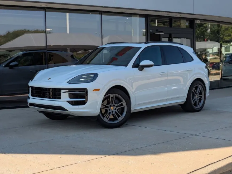 2025 Porsche Cayenne photo 1