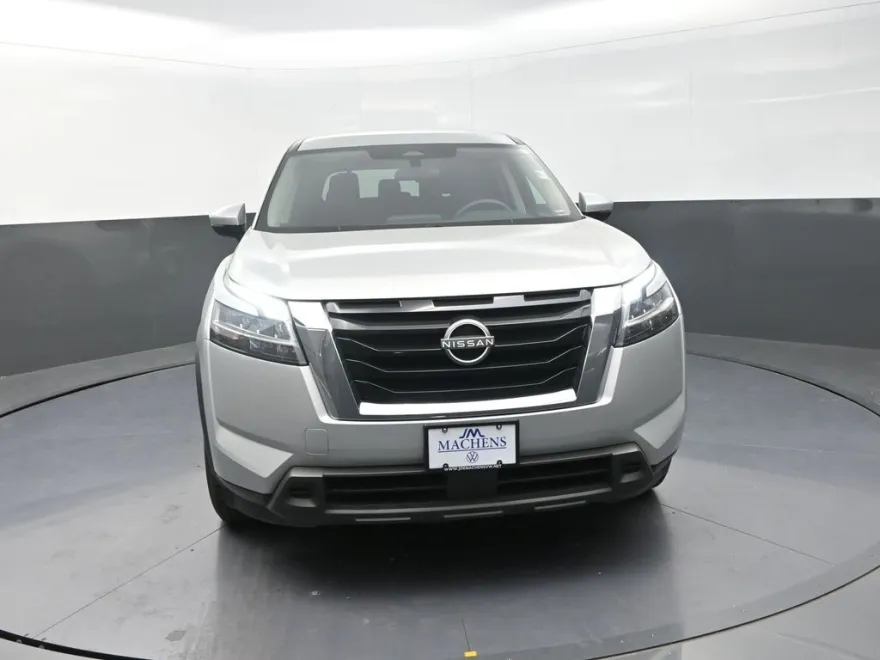 2022 Nissan Pathfinder S photo 1