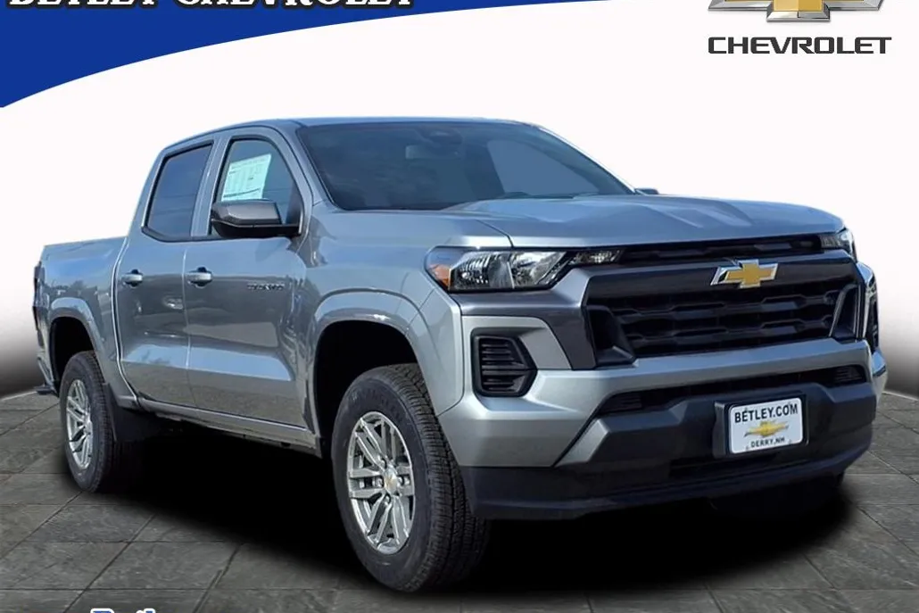 2025 Chevrolet Colorado Work Truck LT photo 1