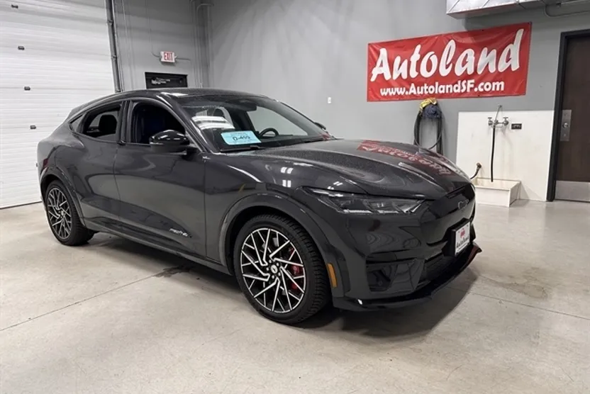 2022 Ford Mustang Mach-E GT photo 1