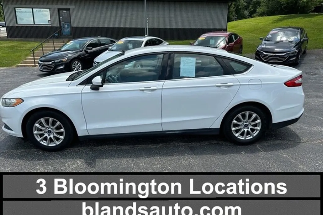 2015 Ford Fusion S photo 1