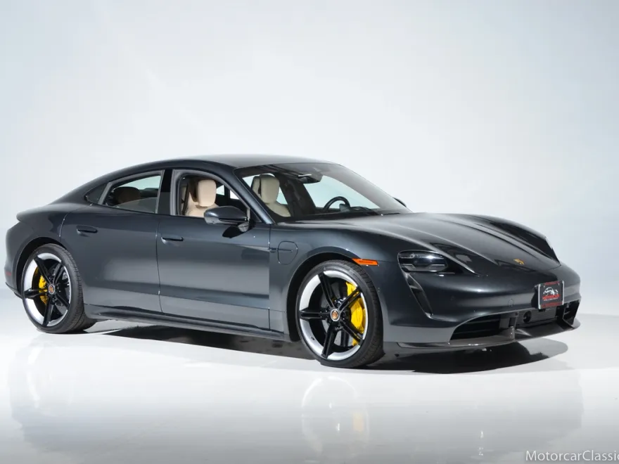 2020 Porsche Taycan Turbo S photo 1
