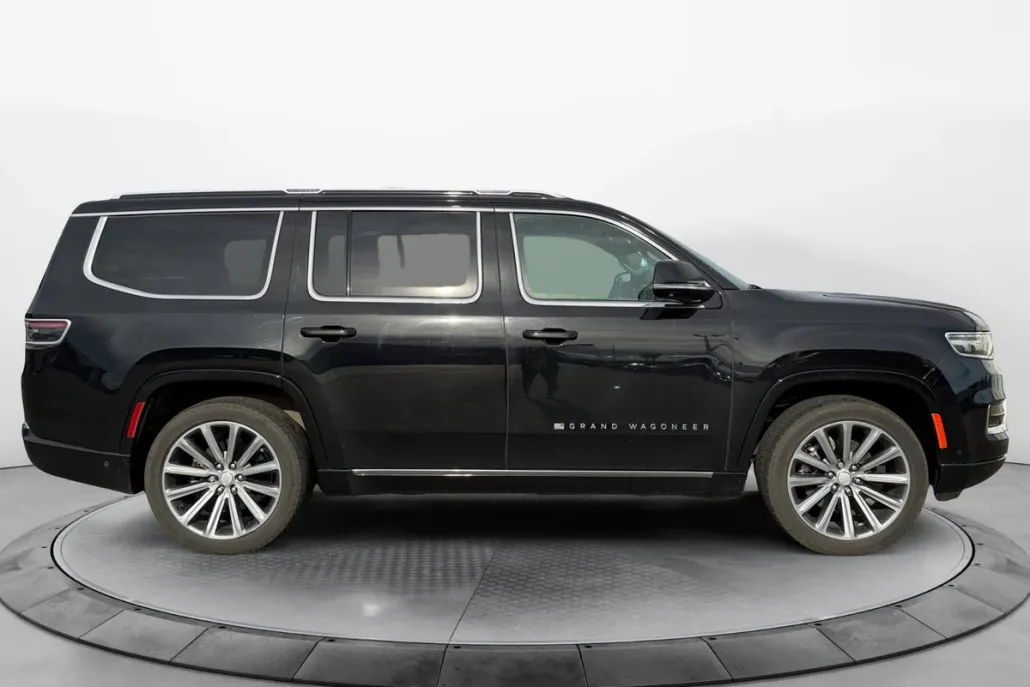 2022 Jeep Grand Wagoneer II photo 1
