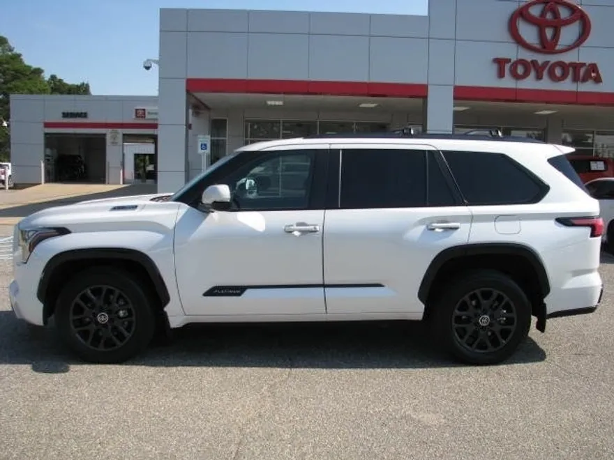 2024 Toyota Sequoia photo 1