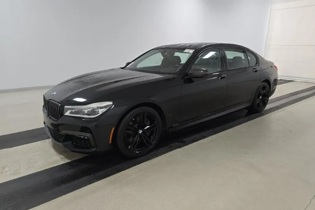 2016 Bmw 750i 7-series photo 1