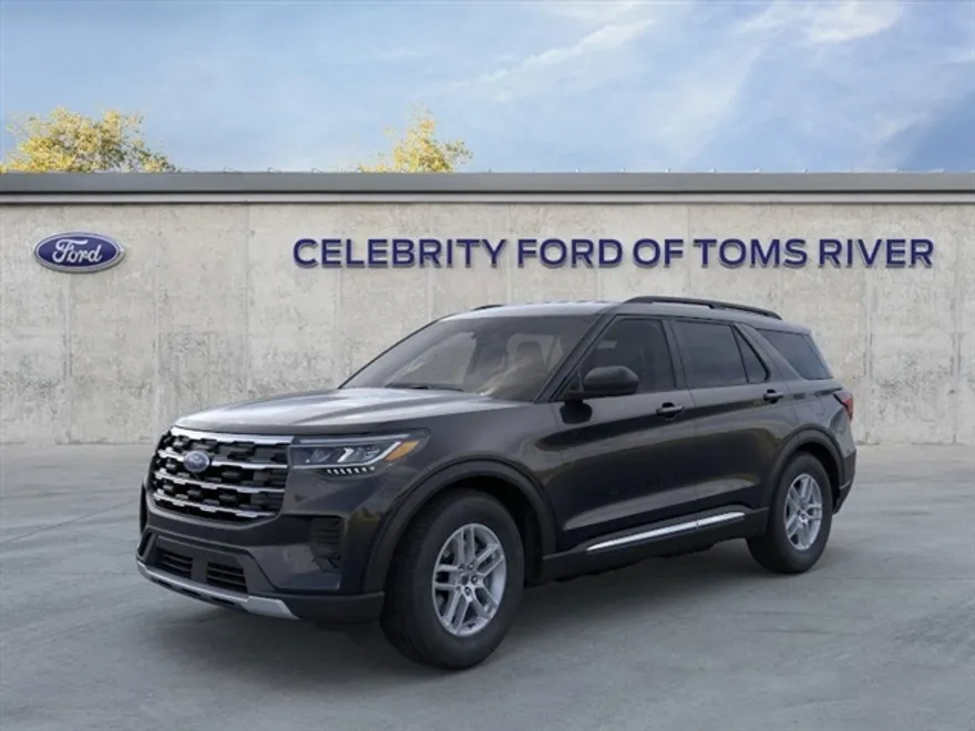 2025 Ford Explorer photo 1