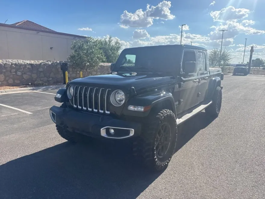 2023 Jeep Gladiator Overland photo 1