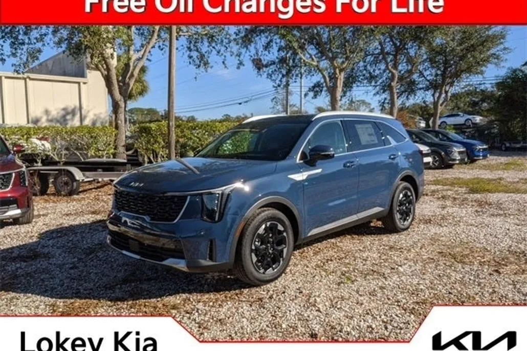 2025 Kia Sorento S photo 1