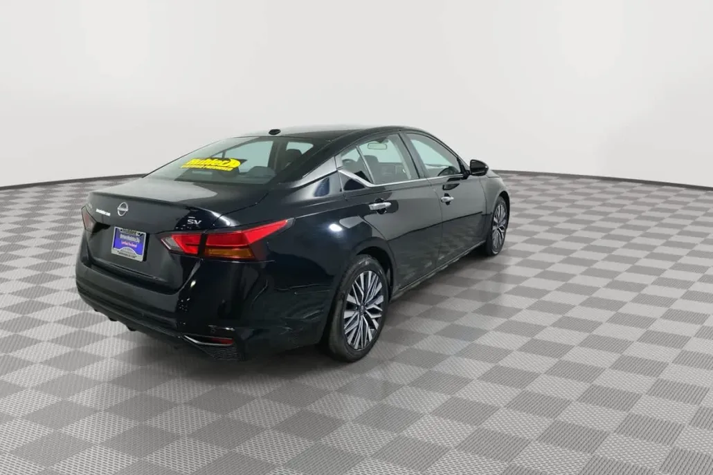 2024 Nissan Altima 2.5 SV photo 1