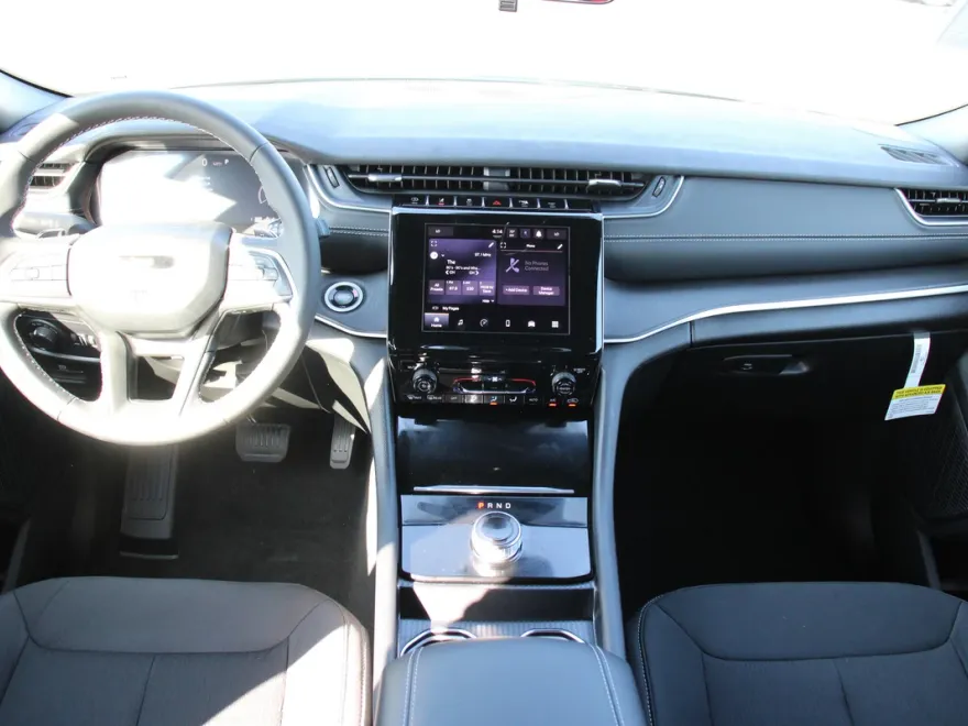 2025 Jeep Grand Cherokee Laredo X photo 1
