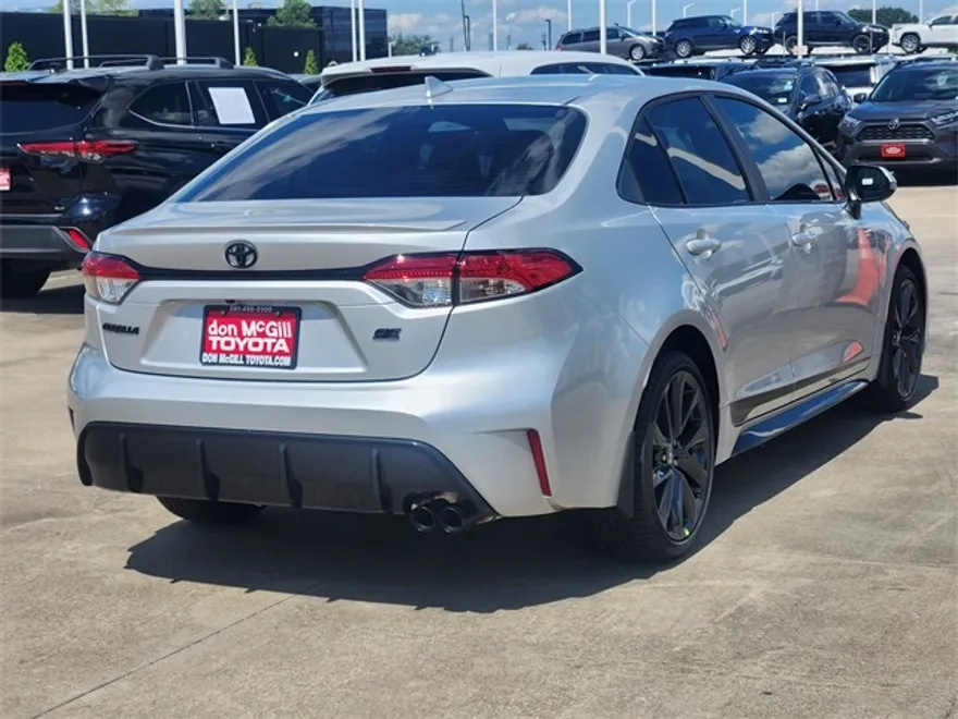 2026 Toyota Corolla SE photo 1
