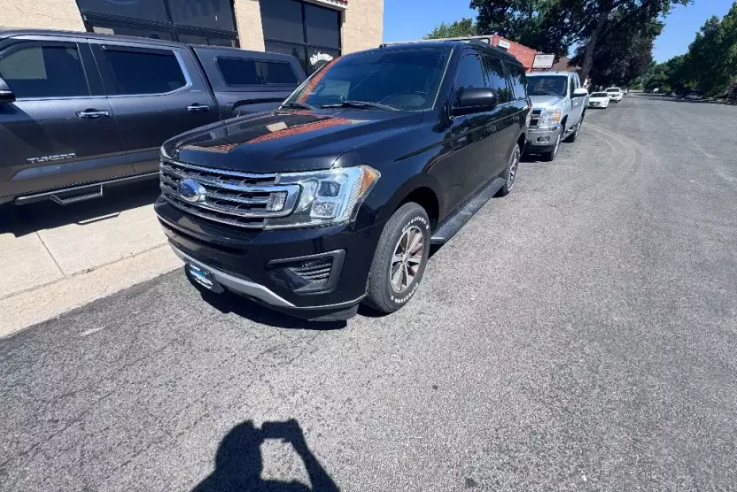2019 Ford Expedition MAX XLT photo 1