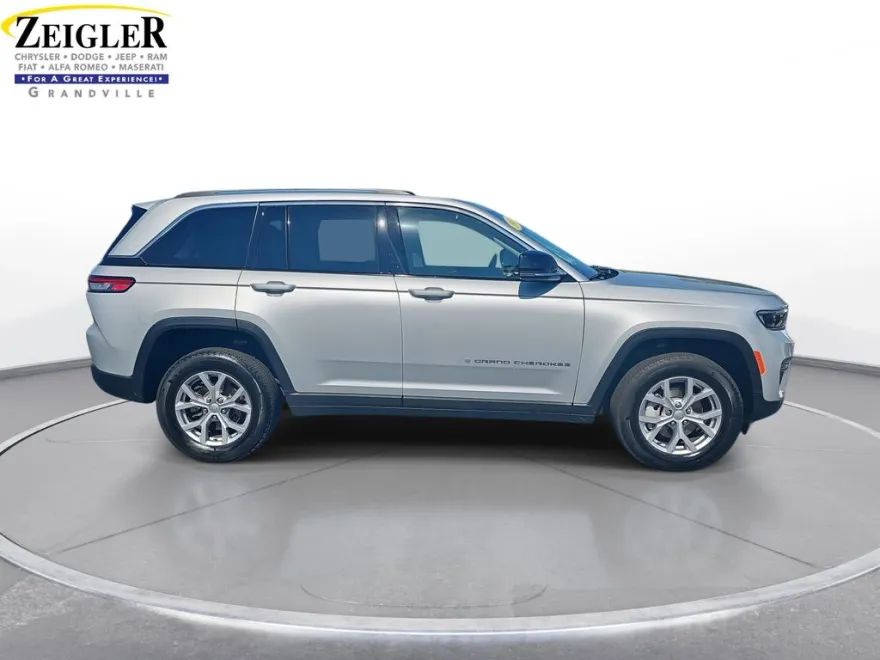 2022 Jeep Grand Cherokee Limited photo 1
