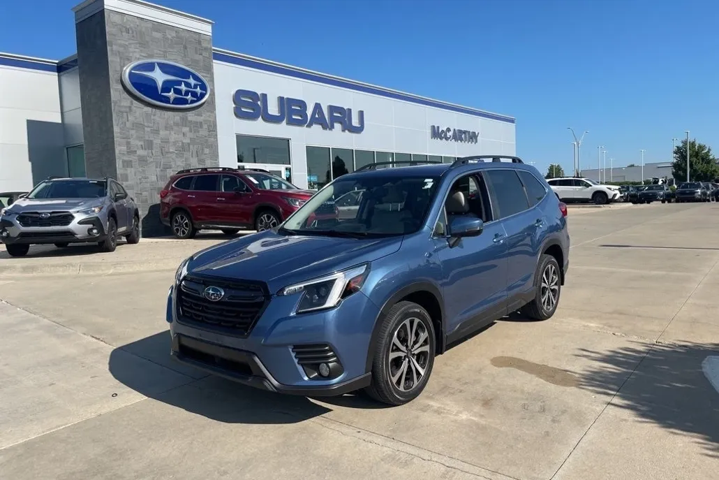 2023 Subaru Forester Limited photo 1