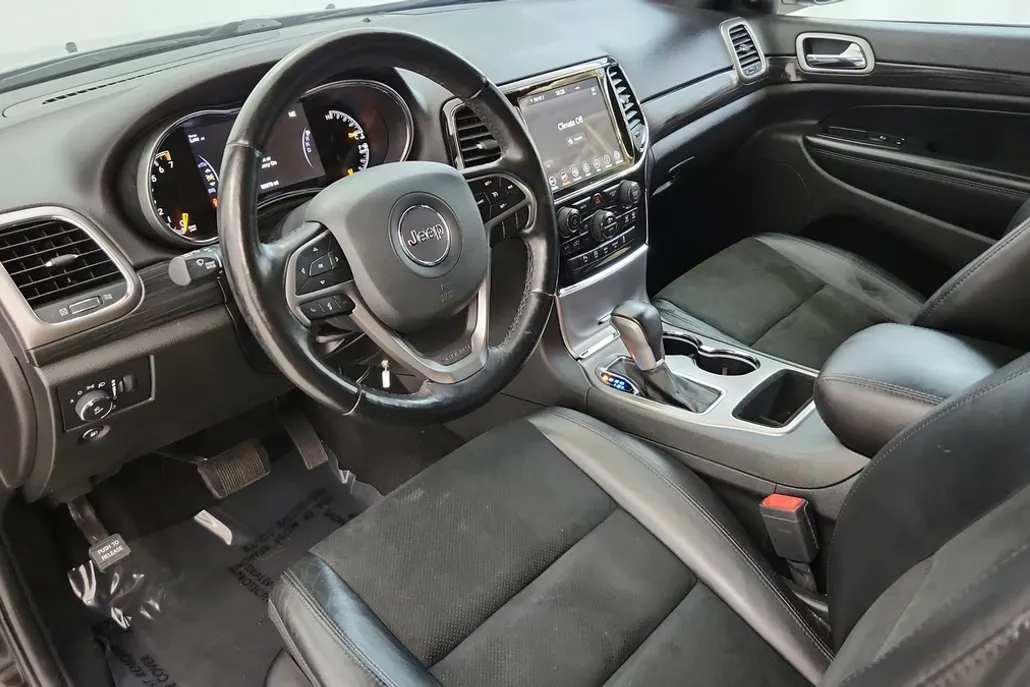 2021 Jeep Grand Cherokee Laredo X photo 1