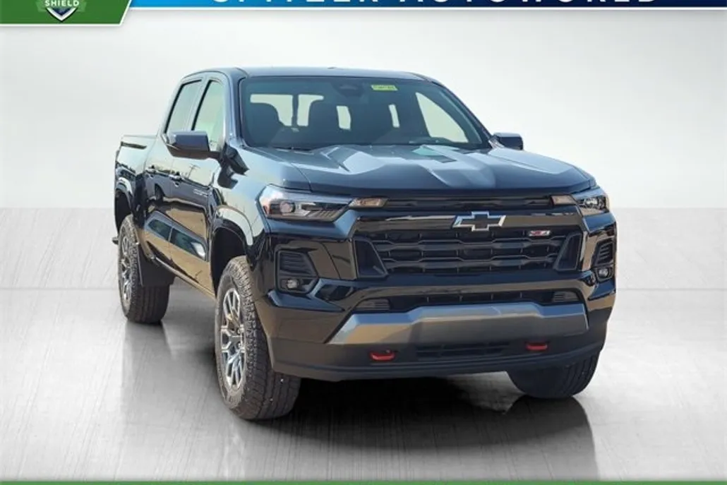 2025 Chevrolet Colorado Z71 photo 1